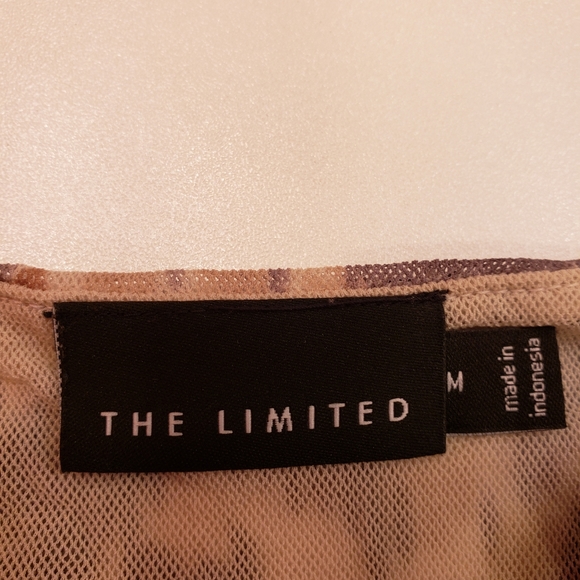 Limited sleeveless too - Picture 4 of 5